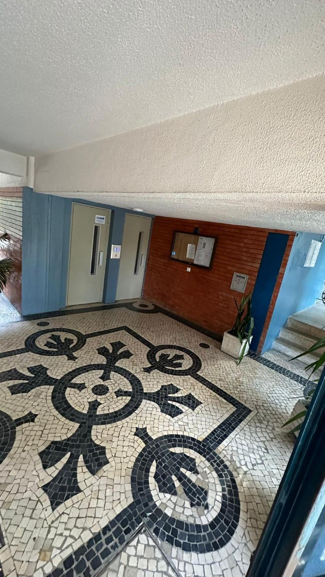 Quarto Aeroporto Lisboa Extérieur photo
