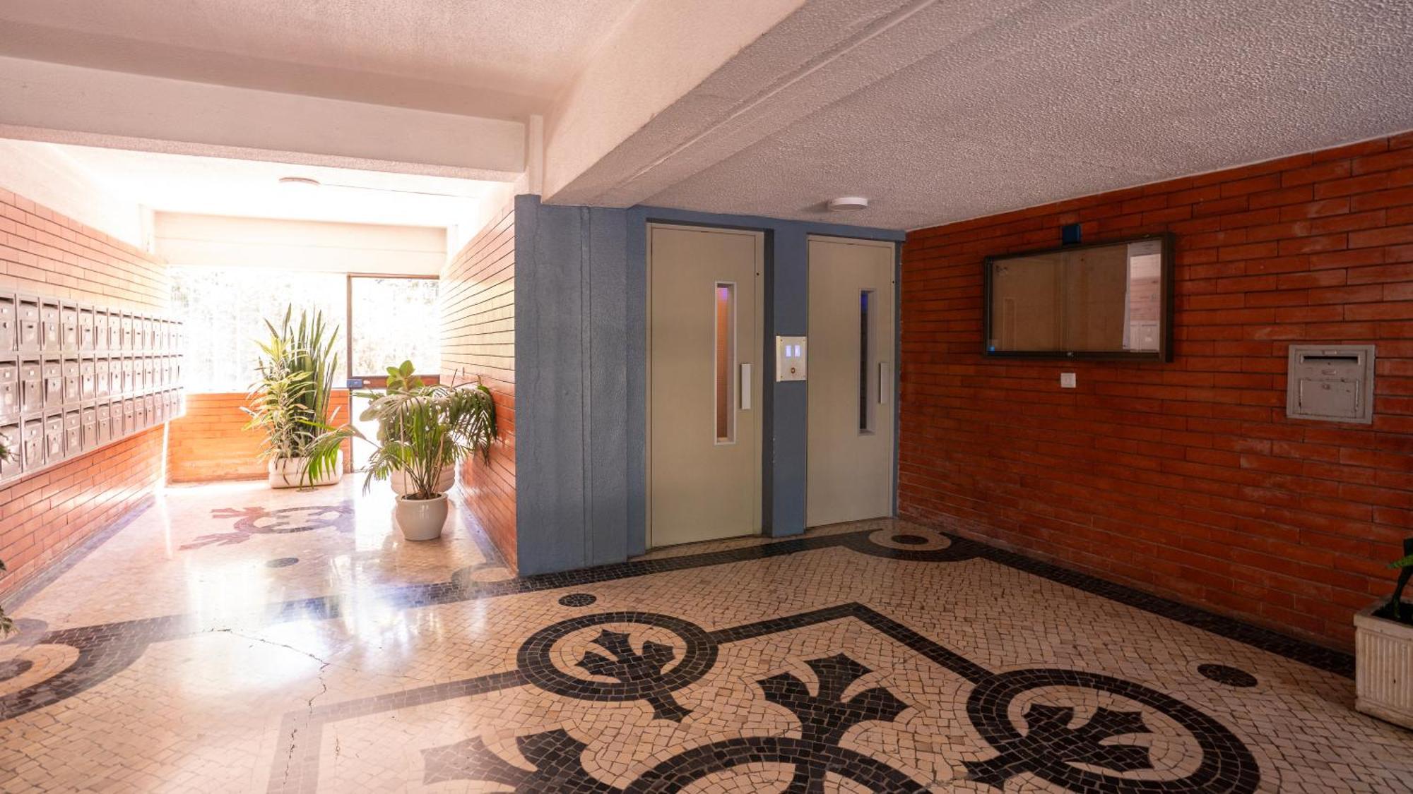 Quarto Aeroporto Lisboa Extérieur photo
